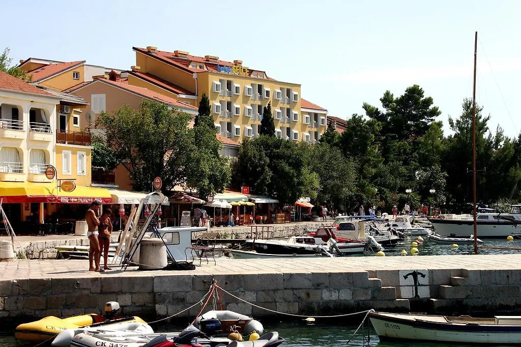 Hotel Selce 3*,