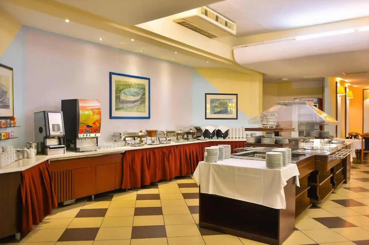 Hotel Selce 3*,
